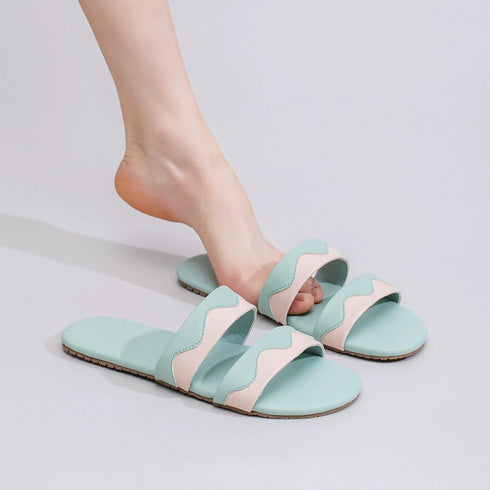 Breezy Wavy Edge Summer Slides