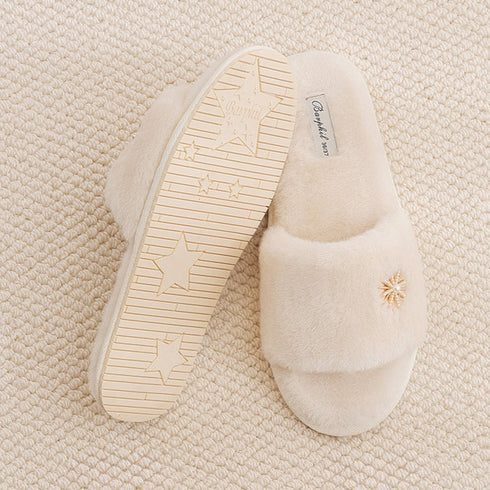 Plush Daisy-Embellished Home Slippers