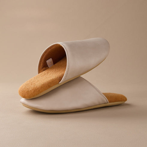 Quiet Minimal Closed-Toe Slippers