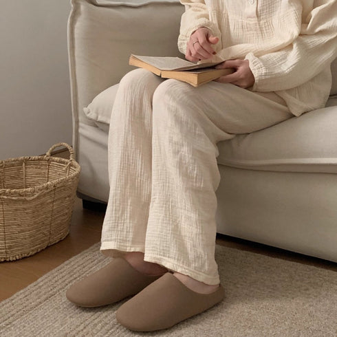 Quiet Minimal Closed-Toe Home Slippers