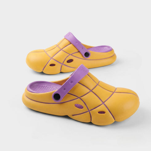 Sporty Basketball Textured Design Clogs