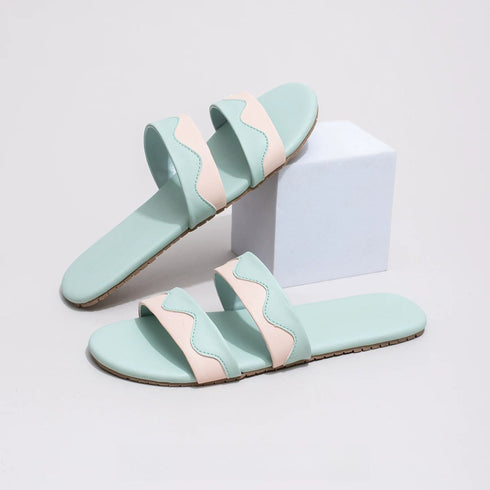 Breezy Wavy Edge Summer Slides