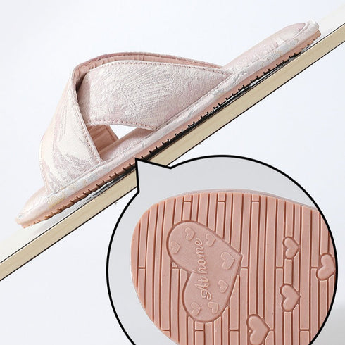 Jacquard Crossband Comfort Slides