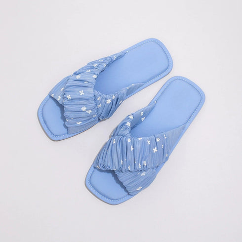 Breezy Floral Scrunch Indoor Slides